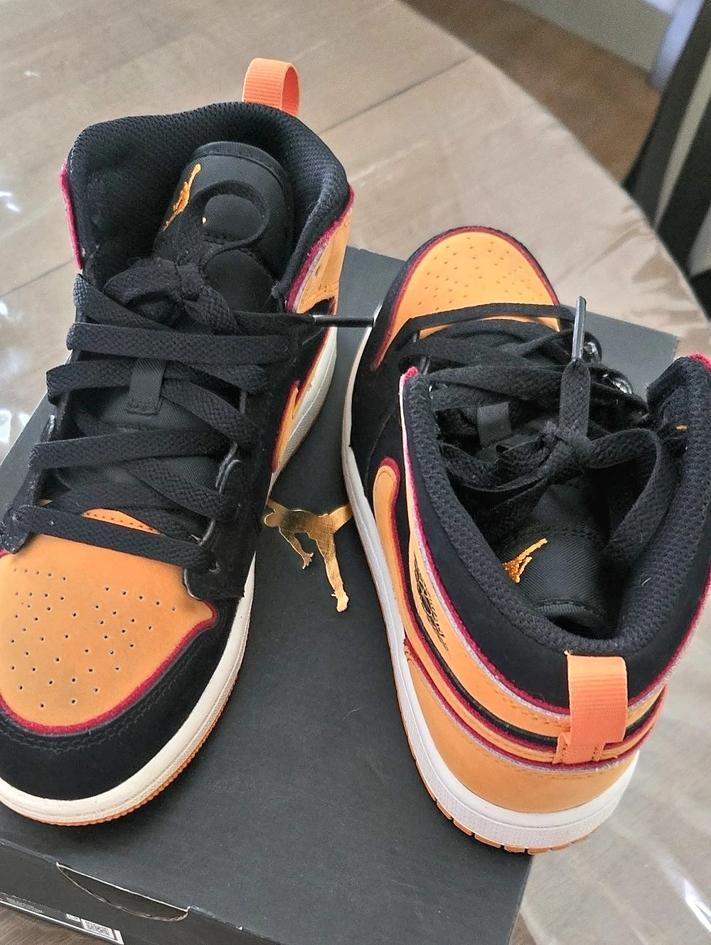 Jordan 11 Retro Low (PS) ) Kids Sneakers Orange Black Like New